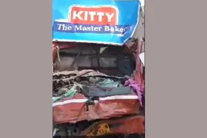 खड़े ट्रक से कैंटर टकराया, दो की मौत