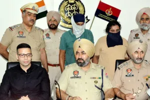2 फर्जी अधिकारी गिरफ्तार
