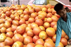 अचानक कैसे बढ़ गए टमाटर के दाम, जानिए क्या है असली वजह?