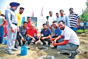 ट्राइडेंट कम्पनी वातावरण की संभाल के लिए एक हफ्ते में लगाएगी 10,000 पौधे
