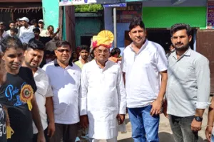 सेवानिवृत्त उद्यान अधिकारी ने किया मोहर्रम के जुलूस का शुभारंभ