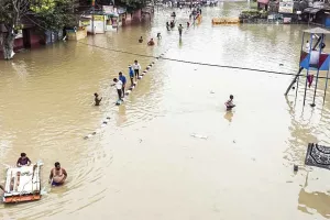 Delhi Flood: आखिर क्यों हुई दिल्ली पानी-पानी