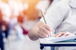 ठग्गी: ईओ की भर्ती परीक्षा में रिश्वत लेते तीन व्यक्ति गिरफ्तार