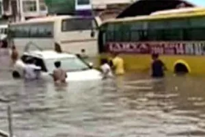 Heavy Rain: जयपुर में भारी बरसात, प्रभावित सड़कें-गलियां व यातायात