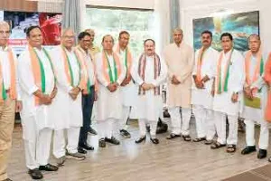 भाजपा में शामिल हुए सदस्यों की जेपी नड्डा से मुलाकात