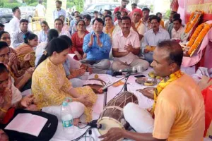 जनाना चिकित्सालय की नर्सों ने किया अनूठा प्रदर्शन