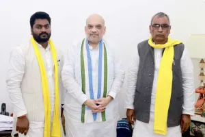 OP Rajbhar Joins NDA: 2024 लोकसभा चुनाव से पहले विपक्ष को लगा बड़ा झटका