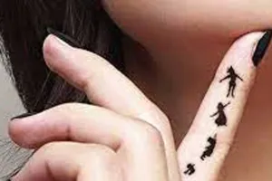 Tattoos: महिला का शौक बना शॉकिंग!
