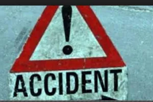 Road Accident: ट्रक के पीछे घुसी कार, एक घंटे तक मची चीख-पुकार, 4 लोगों की मौत