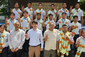 वेट लिफ्टिंग प्रतियोगिता में प्रताप स्कूल के खिलाड़ियों ने जीते 22 पदक