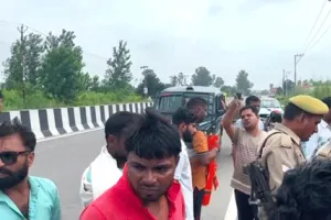 अज्ञात वाहन की टक्कर से गौवंश की मौत पर बजरंगियों का हंगामा