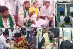 नारायण खेड़ा किसान धरने पर, 16 अगस्त को हाईवे जाम की चेतावनी