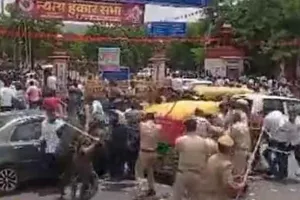 राजस्थान यूनिवर्सिटी: चुनाव की मांग पड़ी छात्रों को भारी, हुआ पुलिस का लाठीचार्ज