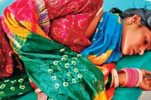 दहेज की खातिर पति ने पत्नी को पीटा, अस्पताल में भर्ती