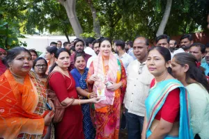 भाजपा प्रत्याशियों के कार्यालय पर उमड़ रहा कार्यकर्ताओं का हूजूम
