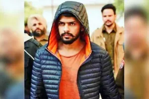 गैंगस्टर रितिक बॉक्सर के गुर्गे बताकर किये हवाई फायर