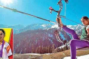 जन्म से नहीं दोनों हाथ फिर भी कर रही कमाल