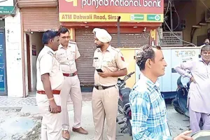 शातिर चोर चकमा देकर चुरा ले गए 3 लाख 10 हजार रुपए