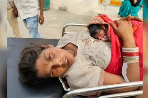 गर्भवती की बस में हुई डिलीवरी, लड़के को जन्म दिया