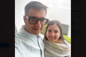 Ashneer Grover: अशनीर ग्रोवर, पत्नी माधुरी जैन को दिल्ली हवाई अड्डे पर रोका