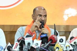 कांग्रेस का घोषणा पत्र आलू से सोना बनाने वाला : सीपी जोशी