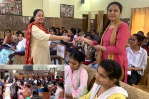 हेल्पलाइन 112 के प्रति छात्राओं को किया जागरूक