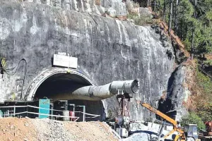 Uttarakhand Tunnel Latest News: श्रमिकों को बचाने के भरसक प्रयास, इन विकल्पों पर हो रहा काम