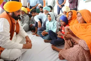 गुजरां शराब कांड मामला: पीड़ितों से मिलने पहुँचे सीएम भगवंत मान