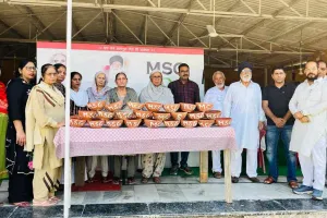 Save Birds: एमएसजी आईटी विंग सेवादारों ने बांटे पक्षियों के लिए सकोरे