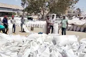 टाउन अनाज मण्डी में गेहूं उठाव कार्य बंद, सभी रास्ते ब्लॉक