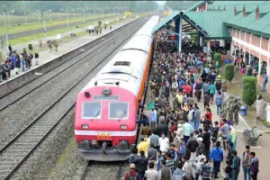 एक्सप्रेस ट्रेन में बम की सूचना से मचा हड़कंप
