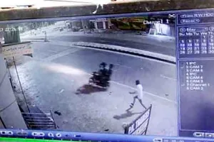 बाइक सवारों ने झपटा मारकर छीना मोबाइल फोन
