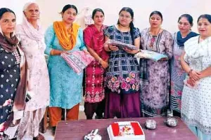 बेटी के विदेश जाने की खुशी डेरा श्रद्धालु परिवार ने इस तरह से मनाई !