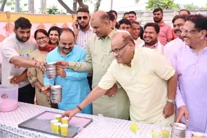 भाजपा प्रदेश मीडिया विभाग ने पिलाया शीतल पेय
