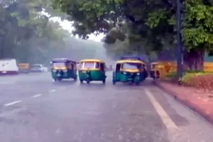 Delhi Rain : भारी बारिश के चलते दिल्ली में 4 बच्चों सहित 11 मरे! आईएमडी ने अगले दो दिनों के लिए अलर्ट किया जारी! 