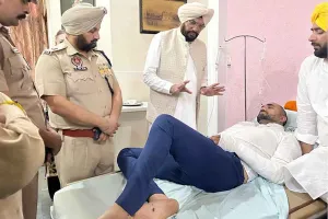 NRI Family Attack Case : हमले के शिकार एनआरआई परिवार से अस्पताल में मिलने पहुंचे मंत्री कुलदीप धालीवाल