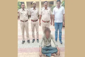 मां का हत्या आरोपी बेटा गिरफ्तार, सिर पर लोहे का पाइप मारकर कर दी थी हत्या