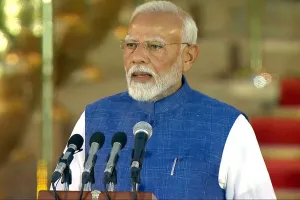Narendra Modi Oath Ceremony LIVE Updates: पीएम मोदी की कैबिनेट से किसका कटा पत्ता, किसको क्या मिली जिम्मेवारी? जानें पूरी डिटेल्स