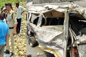 Rudraprayag Accident: वाहन खाई में गिरा, 10 लोगों की मौत, कई घायल