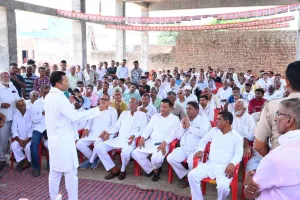 सांसद साहब गांव में नहीं है कोई अस्पताल : ग्रामीण