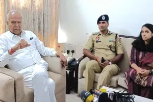 घायल शिवसेना नेता से मिलने पहुंचे गर्वनर, बिना मिले ही लौटे