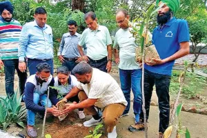 एक ऐसा ‘एटीएम’ जो पैसे की जगह फ्री बांट रहा ‘ऑक्सीजन’