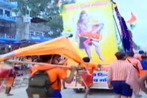 UP Kanwar Yatra Rule: उत्तर प्रदेश में कांवड़ यात्रा नियम से छिड़ा एक बड़ा विवाद!