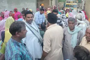 ढाई साल से बंद पड़े मनरेगा के काम, किया प्रदर्शन