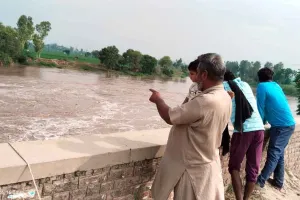 Ghaggar River: बढ़ा घग्घर नदी का जलस्तर: 24 घंटों में बढ़ा 6000 क्यूसेक पानी