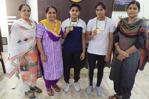 इशू व हिमांशी ने भारतोलन में जीता गोल्ड मेडल