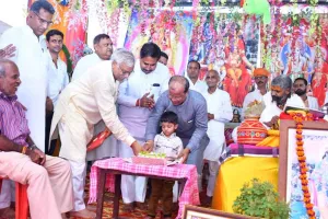 Krishna Janmashtami 2024: भगवान श्री कृष्ण के जन्मोत्सव पर नाच-गाकर मनाई खुशी