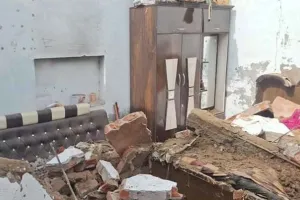 Roof Collapse: मलबे में दबने से मायके आई दो बेटियों सहित छह घायल
