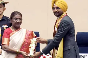 President Award: श्रीगंगानगर के इस छोटे से गांव के सरकारी स्कूल के उप-प्राचार्य डॉ. बलजिंद्र सिंह बराड़ राष्ट्रपति पुरस्कार से सम्मानित