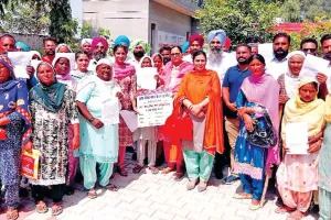 Pradhan Mantri Awas Yojana: लाभपात्रियों को सहायता राशि की पहली किश्त जारी